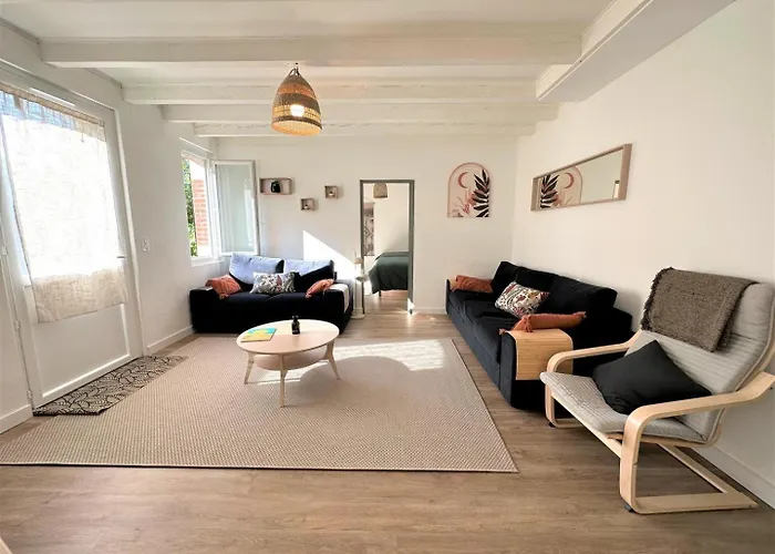 בית נופש Maison Perouge 2 *