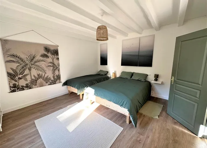 Maison Perouge 2 Hébergement de vacances *