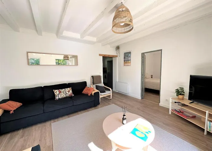 Maison Perouge 2 Hébergement de vacances *